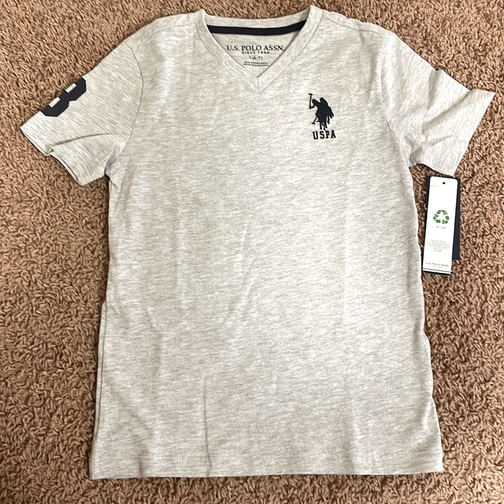 US polo ASSN V-neck boys T-shirt size S 6-7 / M 8
